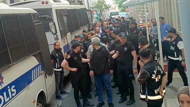 Büyükçekmece yolsuzluk davasında ikinci duruşma: Bir sanık için tahliye kararı verildi