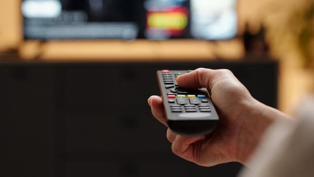 Akıllı TV'lerin görünmeyen tehdidi: Ekran kapalıyken bile dinliyor ve ev ağınızı tarıyor