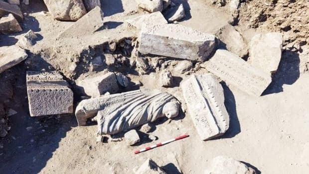 Aspendos Antik Kenti'nde 1800 yıllık mermer heykel grubu gün yüzüne çıktı