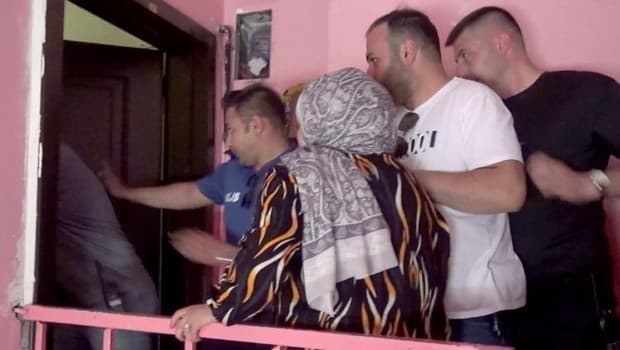 Erzurum'da balkonda çocuklarını rehin alan baba polisin operasyonuyla etkisiz hale getirildi