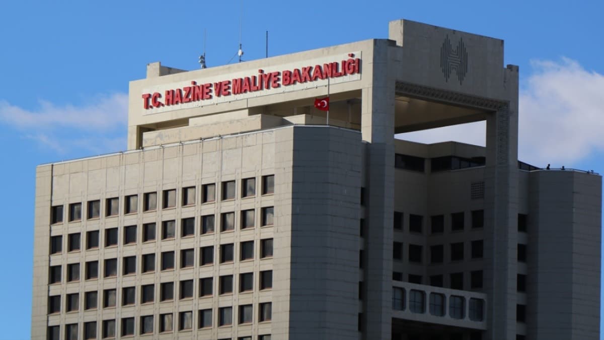 TL'nin Değer Kaybı Derinleşiyor: Faiz Politikaları Cebimizi Vuruyor