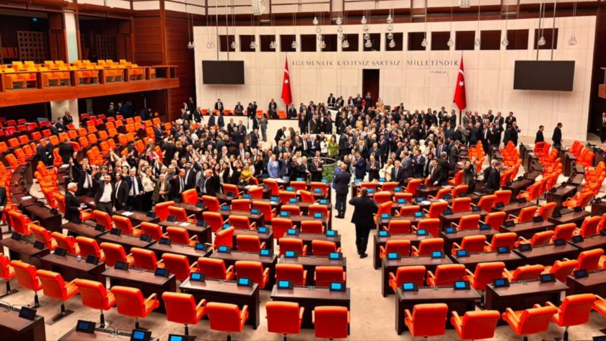 Yol açılımı kapsamında bozuk zeminler onarılacak