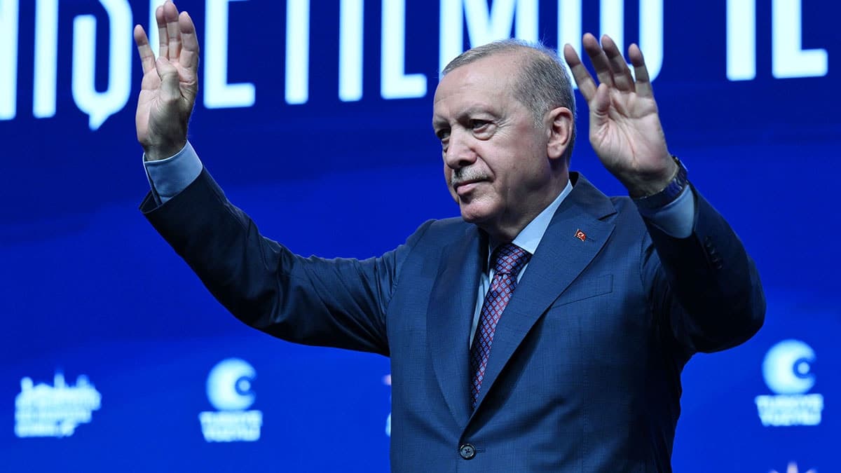 AKP seçmenine soruldu: Erdoğan çekilse parti biter mi? İşte çarpıcı anket sonucu