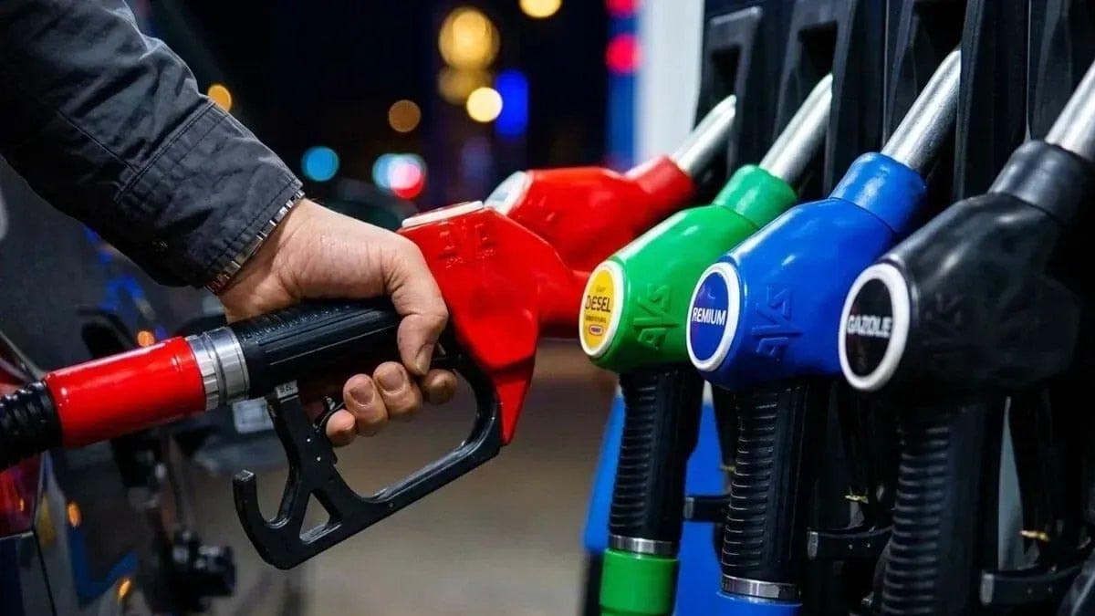 Akaryakıt fiyatlarında son dakika gelişmesi: Planlanan çifte zam rafa kalktı
