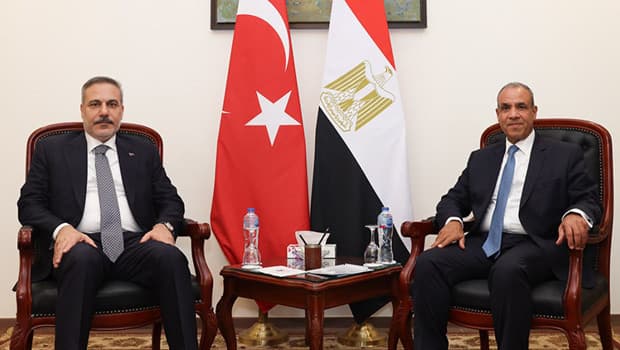 Bakan Fidan, Mısırlı mevkidaşı Abdülati ile diplomasi masasında bir araya geldi